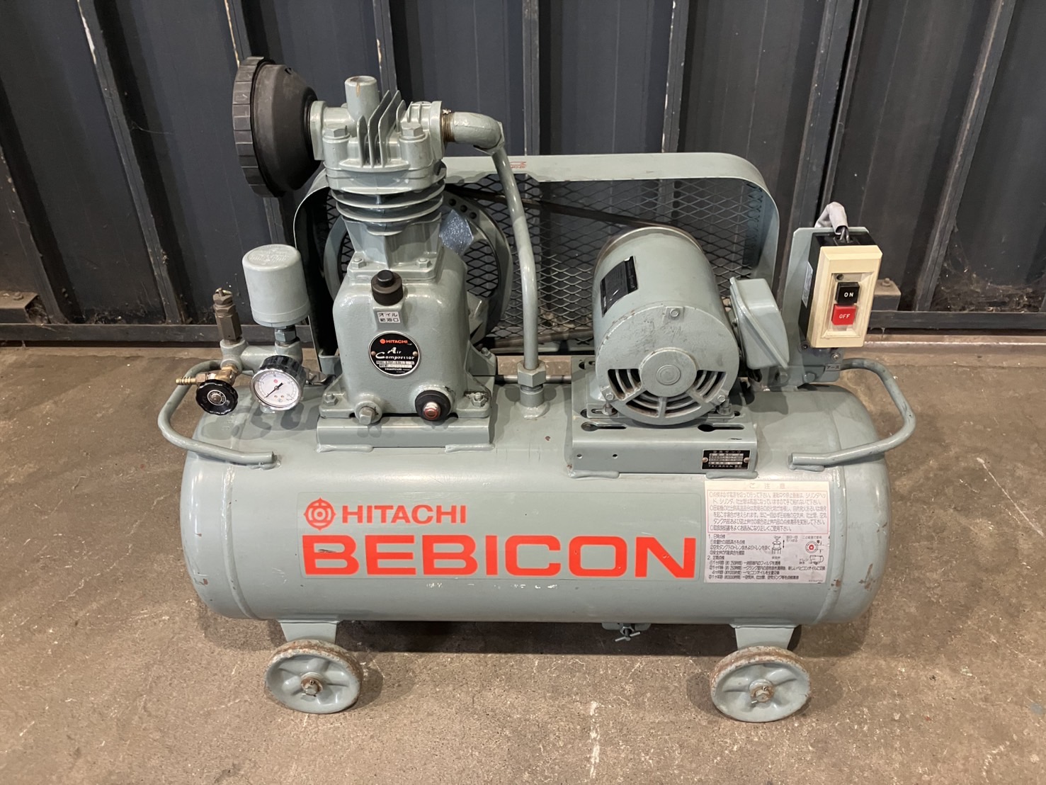 レシプロコンプレッサー